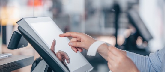 Certification des logiciels et systèmes de caisse : retour de l’auto-certification par les éditeurs