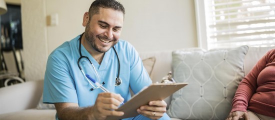 Infirmiers : parution du décret pour l’autonomie des praticiens